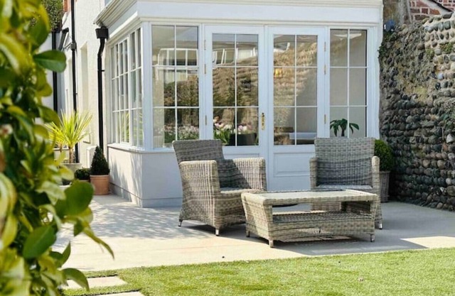 Central Beach Cottage, in the Heart of Lytham