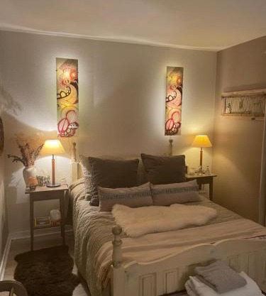Central double room with separate full bathroom