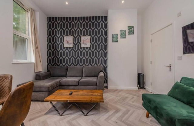 Central Hove 1 Bedroom BN32OSM08