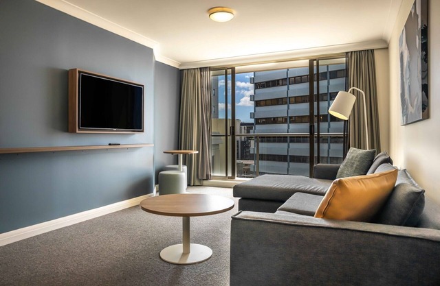 Central Located 1-Bed with Gym, Sauna and Pool