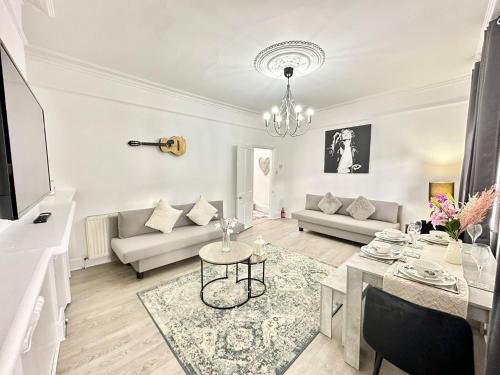 Central London Two Bedroom Apartment