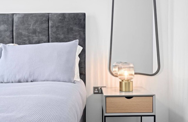 Central: Luxurious Chique Two Bedroom Apartment