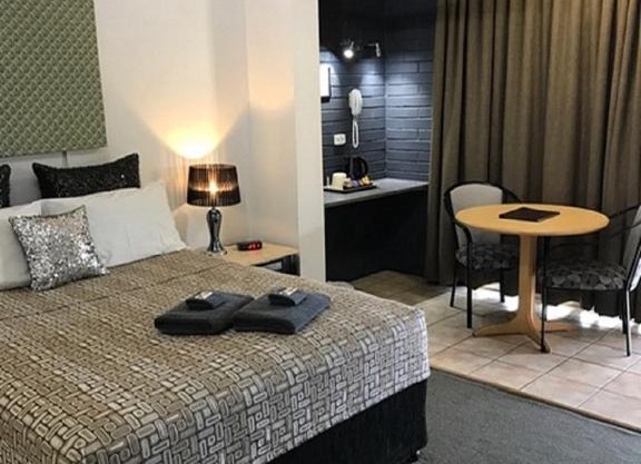 Central Motel Gin Gin