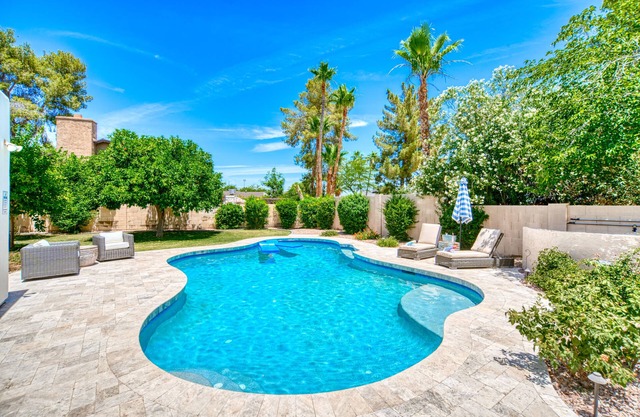 Central Scottsdale! Heated Pool & Arcades & Large Backyard
