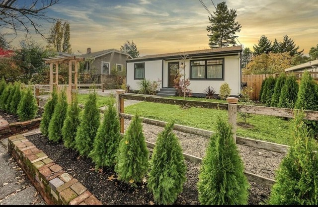 Central Seattle Mid Century Beauty with parking and back yard.