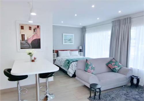 Central, Secure & Stylish Stay in Randhart