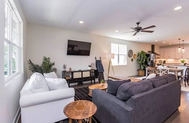 Central Villa ✶5 min to Broadway✶ Walk to 12 South