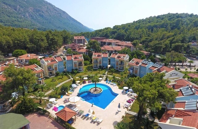 Centrally located 2 bed 1 bath apartment in Hisaronu Center with FREE WIFI