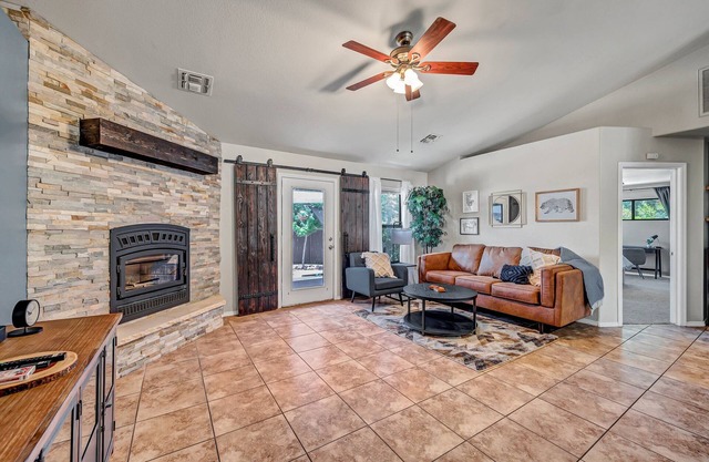 Centrally Located + Modern + S’mores + Fire Pit + Family Focused + King Bed