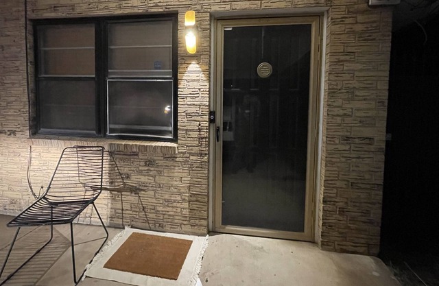 Centrally located Townhome Casa De Zo