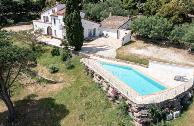 Ceret Magnificent Sunny Mas Unobstructed View On The Plain And The Sea