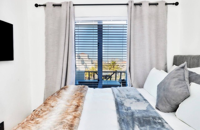 Charming 1-bedroom apartment in lovely Cape Town with WiFi