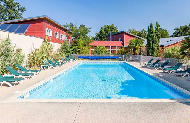 Chalet Dans Le Val de Loire | Accès Piscine + Espace Bien-Être