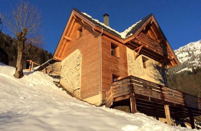Chalet 6/8 people, Oz en oisans close to the Alpe d'Huez ideal ski, hiking