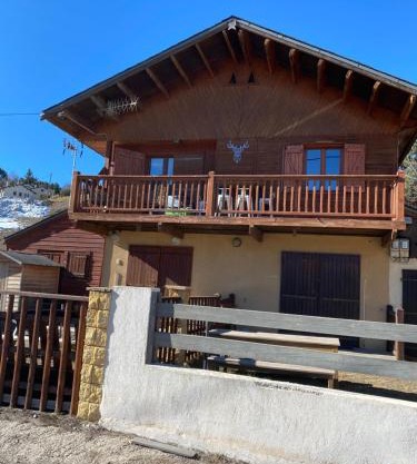 chalet au pieds des pistes le cambre aze