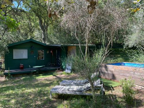 Chalet avec piscine privée dans la forêt