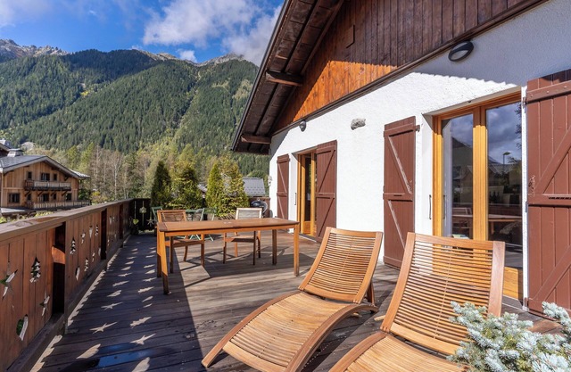 Chalet Chamonix/Praz, Wood with exceptional panoramic view.