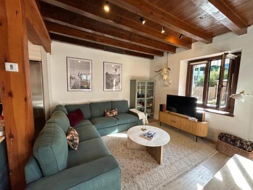 Chalet con encanto Jardín y Parking Privado