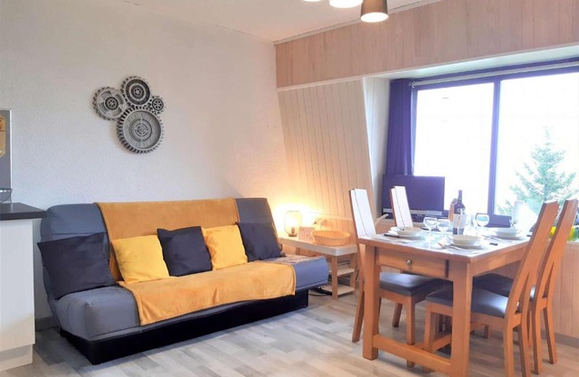 Chalet cosy 4 pers à 800m des pistes - TV, kitchenette équipée, navette gratuite vacances. - FR-1-457-308