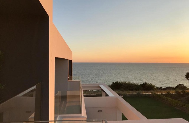 CHALET DE LUJO CON VISTAS AL MAR