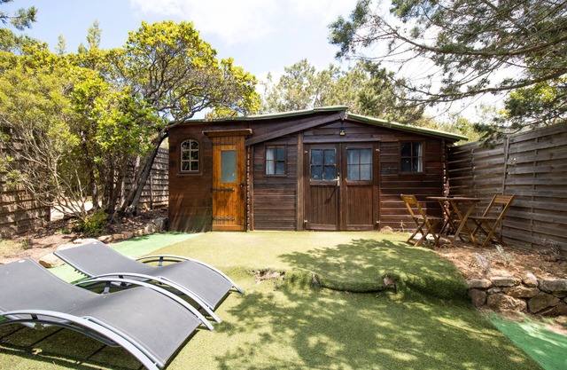 Chalet 'De La Plage Serena' with Sea View, Wi-Fi and Air Conditioning