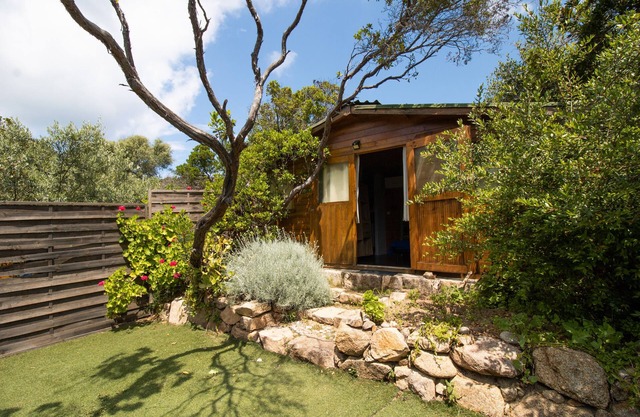 Chalet 'De La Plage Mathilde' with Sea View, Wi-Fi and Air Conditioning