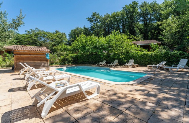 Chalet 'Gite Serpolet' with Shared Pool, Private Terrace and Wi-Fi