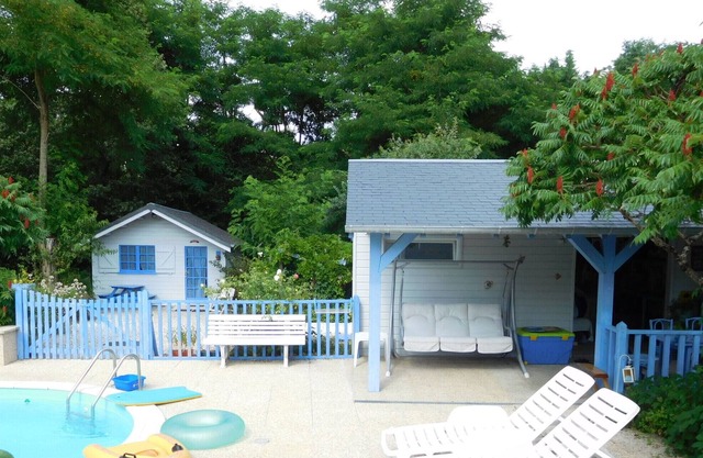 Chalet "Gite Du Beau Val De Cher" with Shared Pool, Private Terrace & Wi-Fi