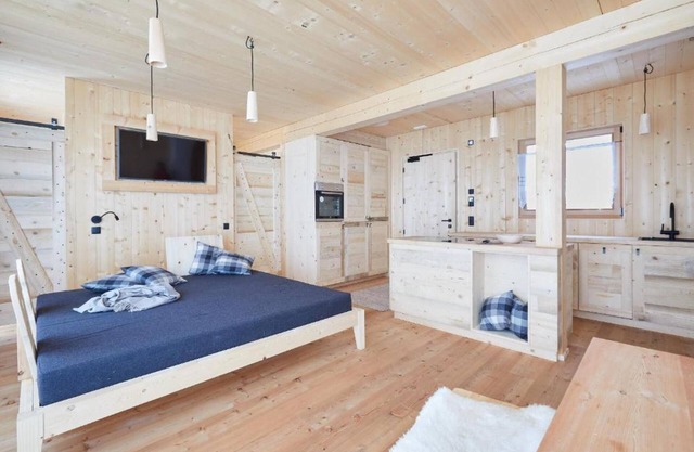 Chalet 'Groudo Michl 4' with Mountain View, Shared Terrace and Wi-Fi