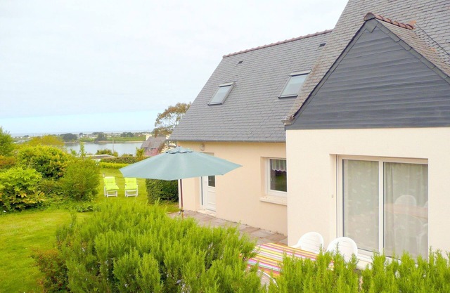 Chalet in Aber Wrach near Sandy Beaches
