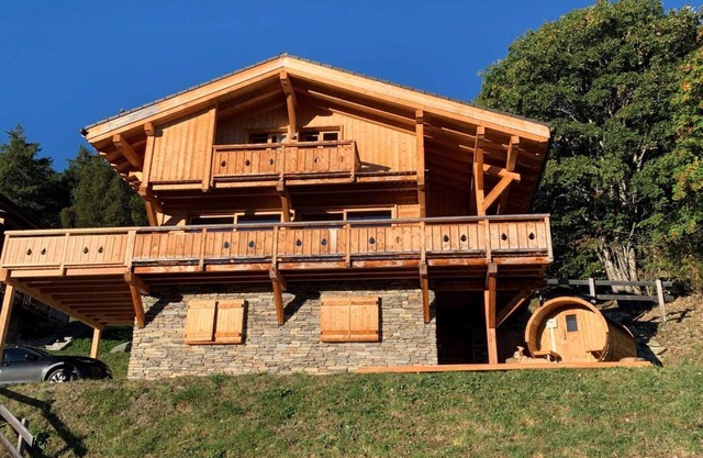 Chalet in Les Masses with garden