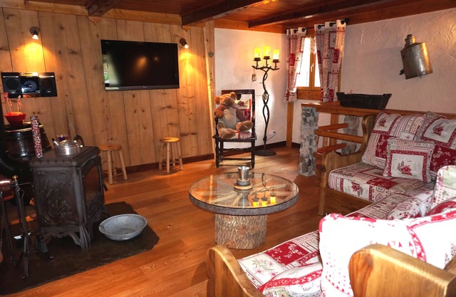 Chalet L'Ancetre - Prices shown are on a self-catered basis