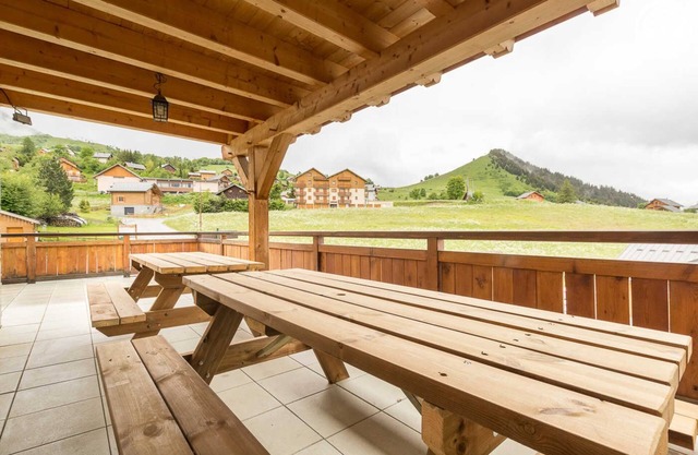 Chalet LE Mustang - Albiez Montrond