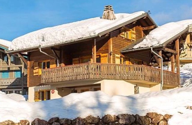 Chalet Le Renard Du Lac- close to the Chavanne piste and lake