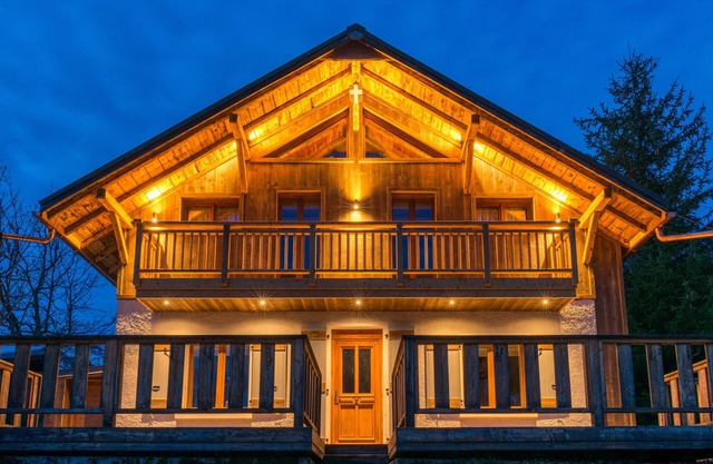 Chalet les Combes - stunning views of Mt Blanc