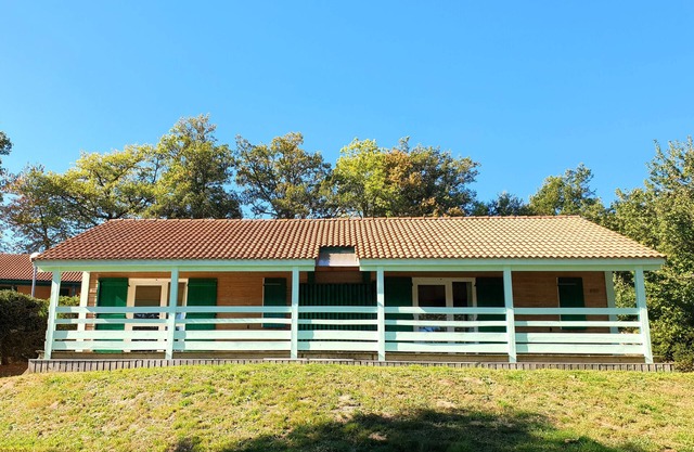 Chalet 'Lilas Pour' with Mountain View, Shared Pool and Wi-Fi