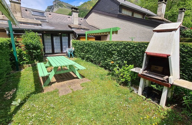 Chalet Moulaprat 6 pers 57m2 avec jardinet Aste-Béon near Laruns and Gourette