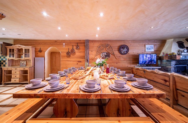 Chalet of 3766ft², Vanoise National Park, Jacuzzi, Sauna, WIFI, Bar, Pool Table