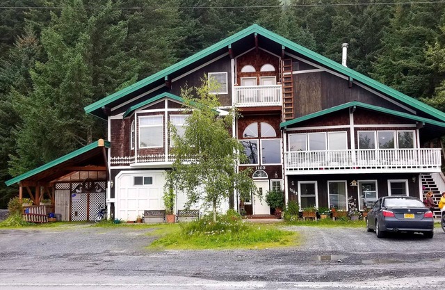 Chalet of Seward, Ste B: Ocean & Mountain View (980 SF)