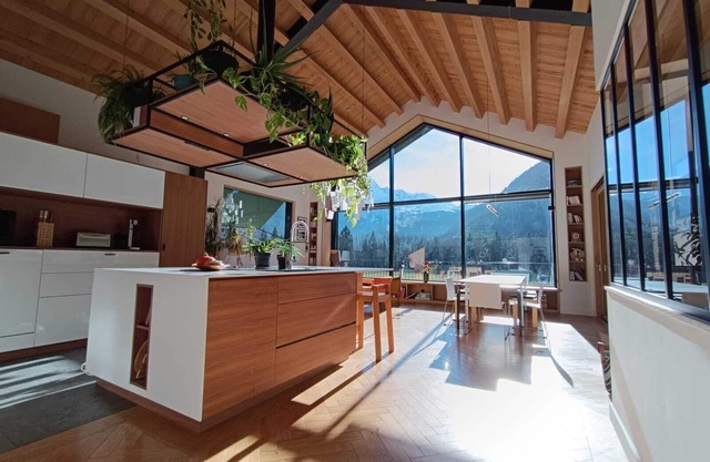 Chalet Parpyoula, 220m2 with garden, Chamonix valley. Ideal for families!