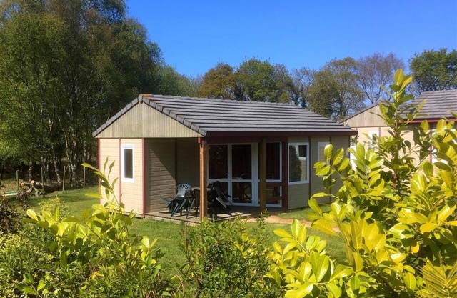 Chalet 'Standard 4' with Private Terrace and Shared Garden