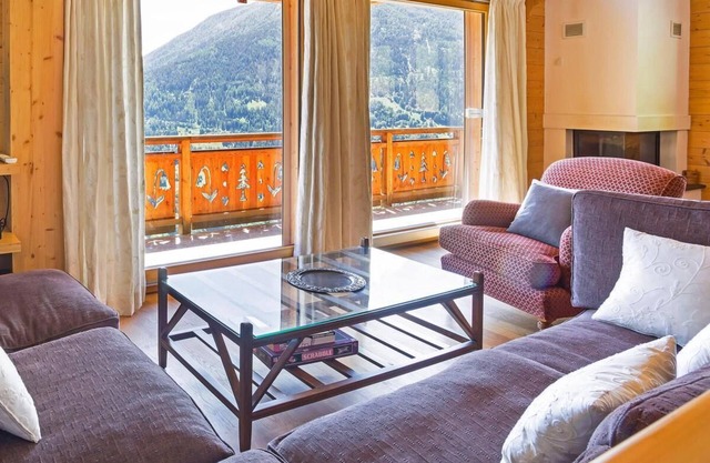Chalet, wifi, view mountain, sauna, balcony, fireplace or stove, parking, tv, 150m², Thyon