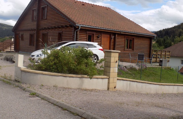 Chalet with games room for groups of 15 to 25 people