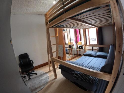 Chambre 3 lits pour 6 personnes métro 5