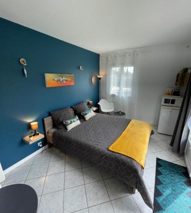 Chambre calme avec piscine
