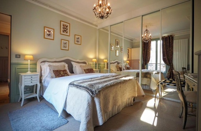 Chambre d hôte : Louvre Elegant Apt Suite