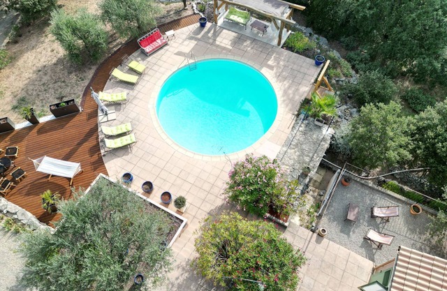 Chambre D'hôtes Indépendante vue Piscine Avec sa Cuisine D'été