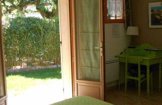 Chambre d'hotes with shower room, wc and terrace