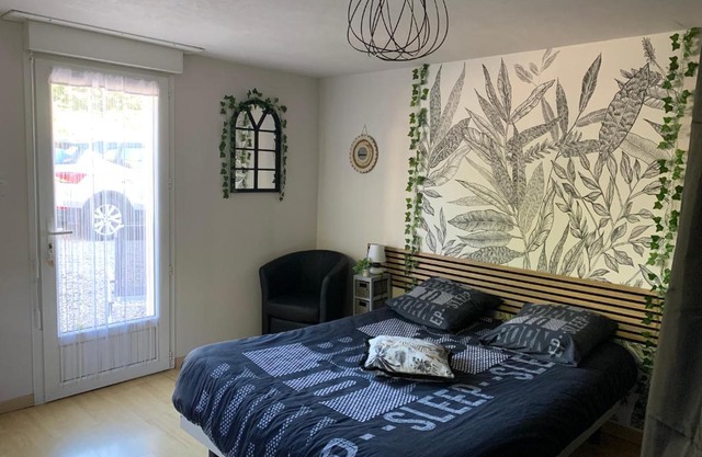 Chambre indépendante confortable , agréable et calme !