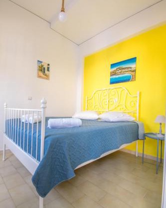 CHAMBRE JAUNE